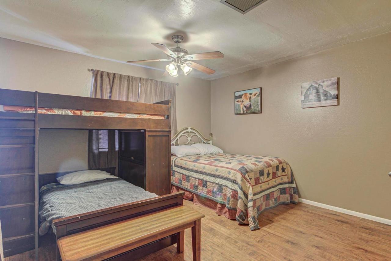 Pine Cabin Luaran gambar